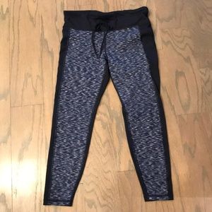 Navy Print Capri Workout Pants. Woman Size M